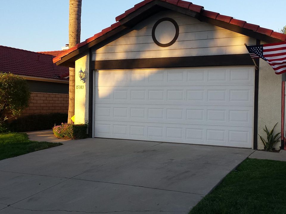 Single Family detached home. Led timer lights, automated sprinklers, driveway parking. Access to home through Garage