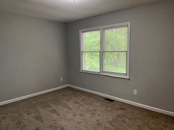3rd image of 101 Terrace Dr #104