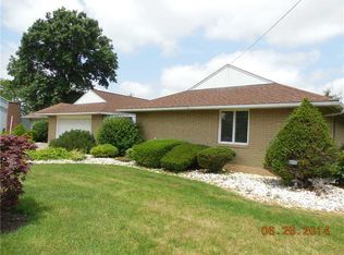 6 Clover Ln, Uniontown, PA