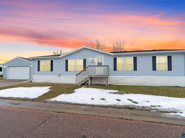 2401 E 31st Pl N, Sioux Falls, SD 57104
