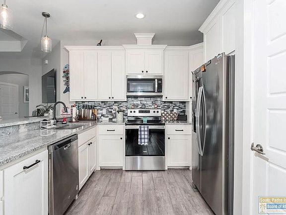 5th image of 41 Valdarama Dr