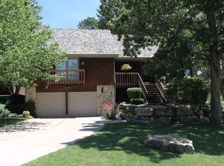 601 NE Pinehurst St, Lees Summit, MO 64064