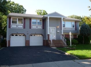 1 Arthur St, Roselle, NJ 07203