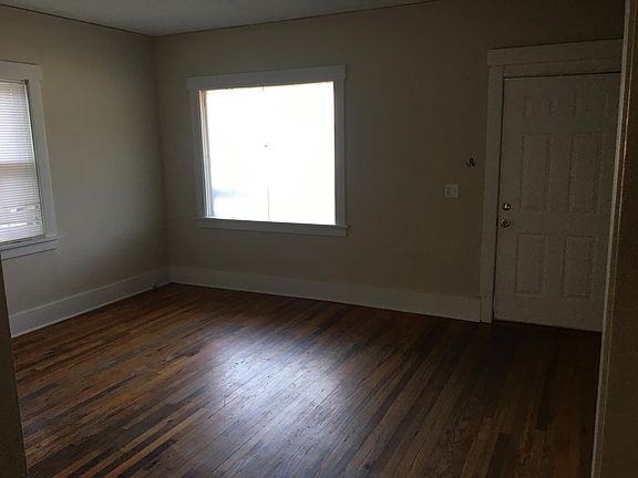 3rd image of 5069 Leavenworth St