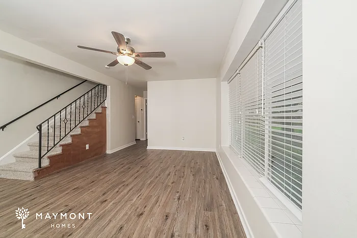 1231 Greenview Dr — Photo 4