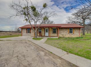 206 Redbird Ct, Joshua, TX 76058