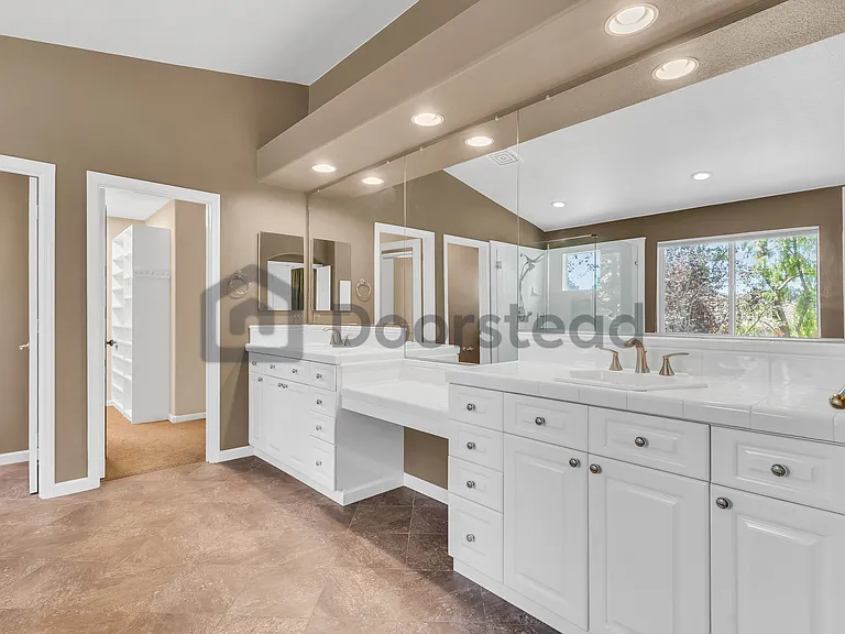 513 Winding Brook Ct — Photo 31