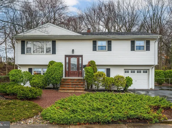 10 Kim Ann Pl, Parlin, NJ 08859