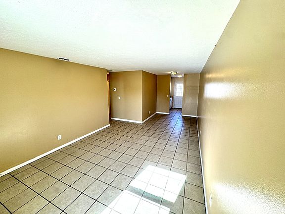 3rd image of 1501 Chestnut Ave APT D