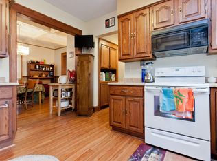 1954 B Ave NE, Cedar Rapids, IA 52402