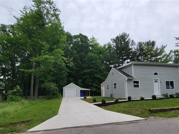 852 Pennsylvania St, Aurora, OH 44202