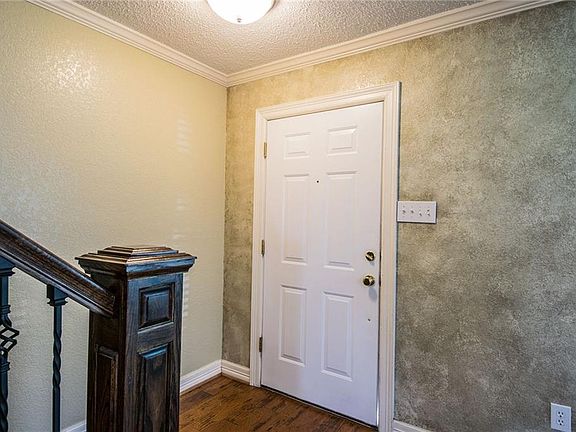 4th image of 221 Menlo Park Dr