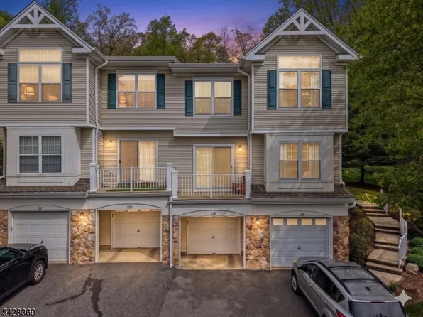 116 Wallace Ct, Green Brook Twp., NJ 08812