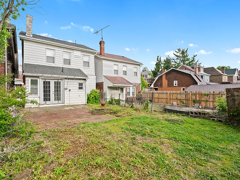34 Estella Ave — Photo 21