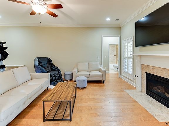 2nd image of 4374 Acadian Way