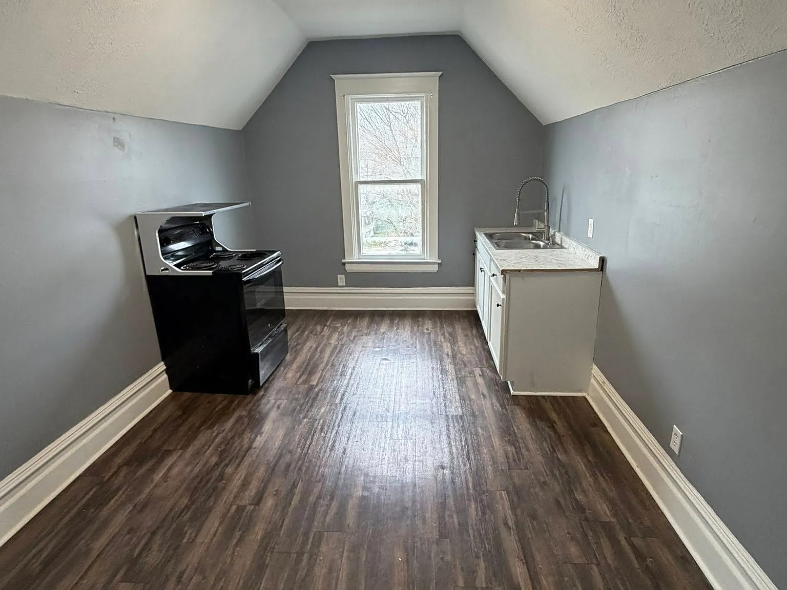 723 Westbourne Avenue - 723 1/2 — Photo 3