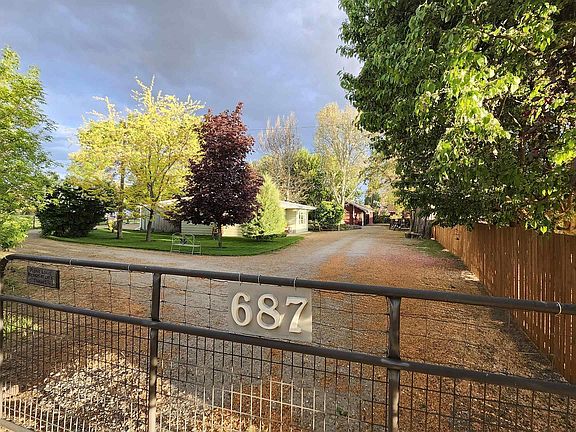 3rd image of 687 W Idaho Blvd