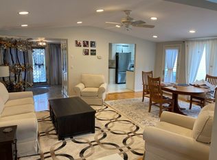 316 Concord Rd, Bedford, MA 01730
