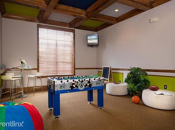 4th image of 12102 Lexington Park Dr #1810403