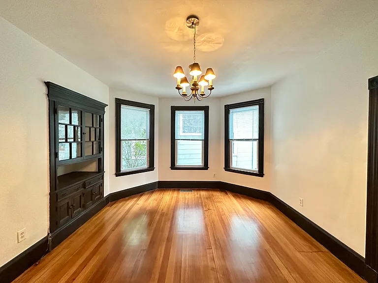 35 Waldeck St #1 — Photo 6