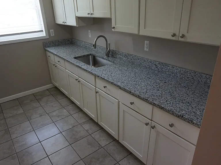29134 Glenwood St — Photo 12