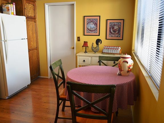 4th image of 947 Salisbury Ln