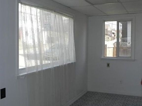 5th image of 220 S 4th St