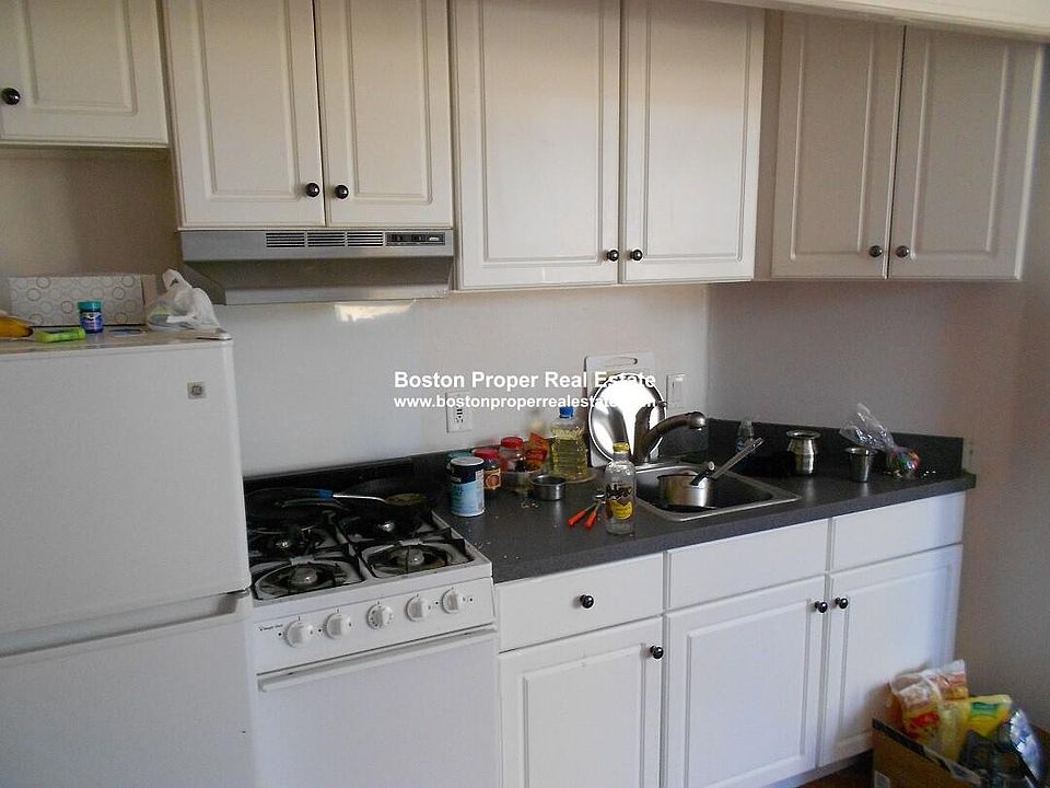 2nd image of 52 Burbank St #11H