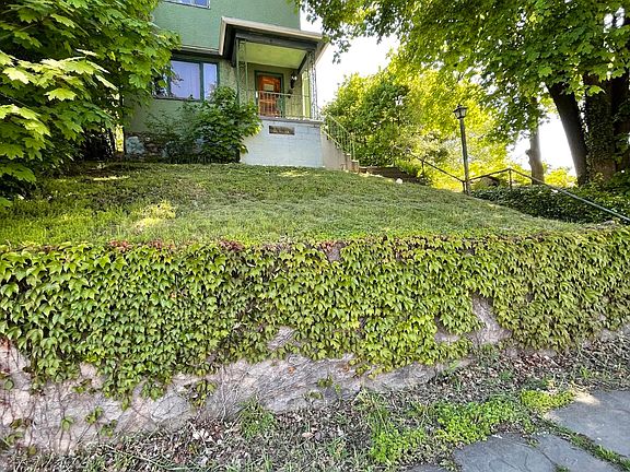 2nd image of 533 Cherry St