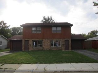 750-752 N Randall Rd, Aurora, IL 60506