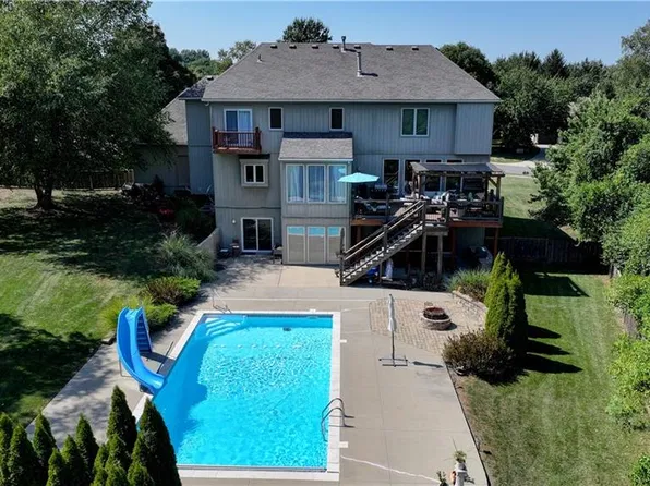 411 NE Bitter Creek Rd, Lees Summit, MO 64086