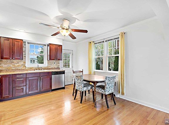 5th image of 340 Thomas Ave #1