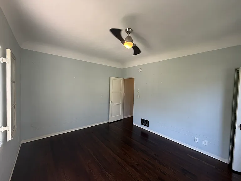 1047 S Orange Grove Ave #1 — Photo 28