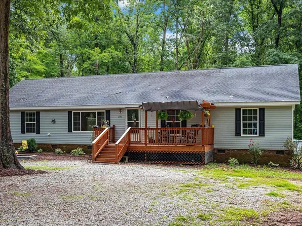 3072 Farm Rd, Bullock, NC 27507