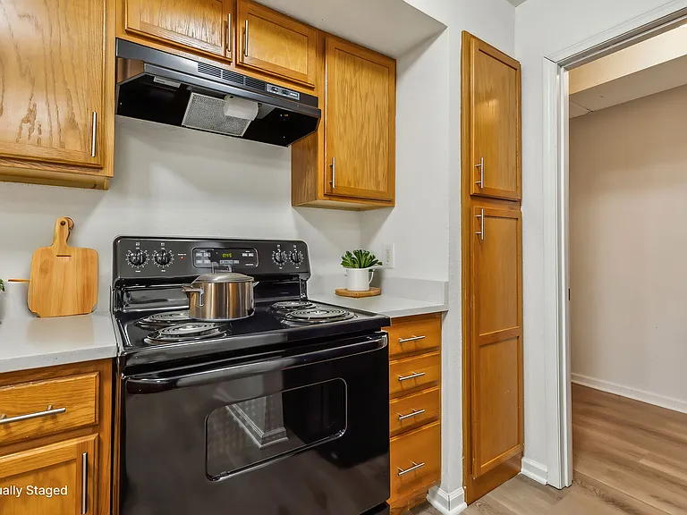 Westgate Apartments — Photo 13