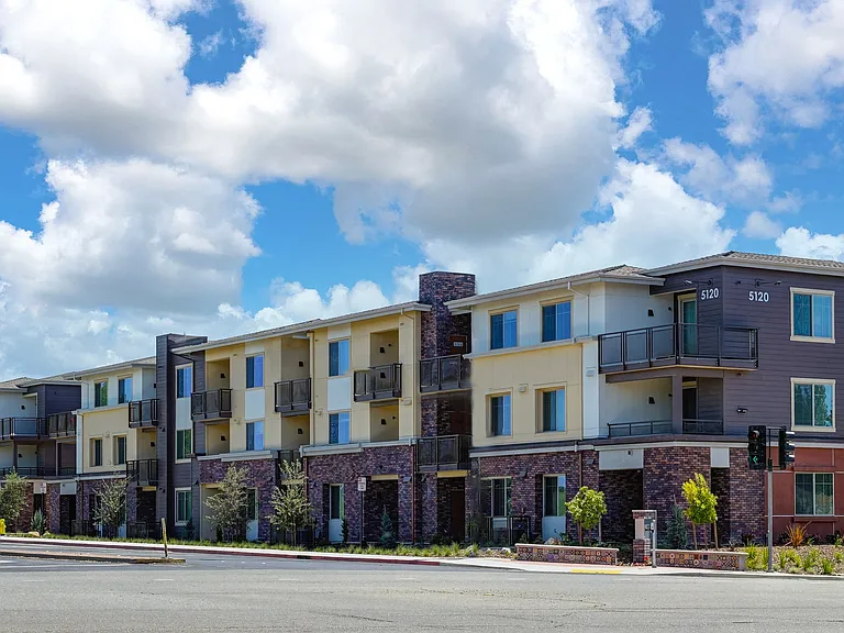 Sierra Gateway Apartments