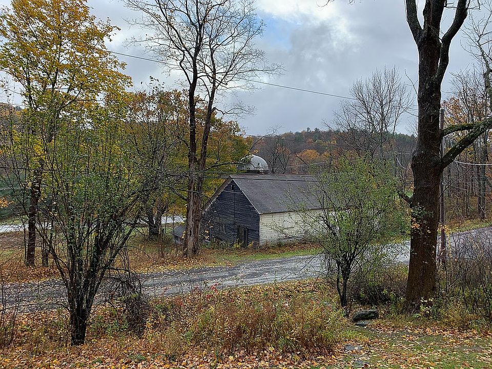 2nd image of 33 Big Woods Rd