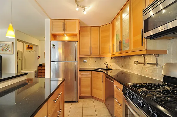 Sold by Corcoran | media 14