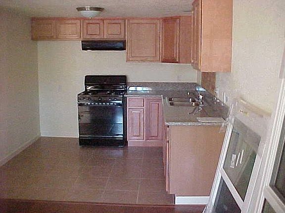 3rd image of 13613 Mar Vista St #B