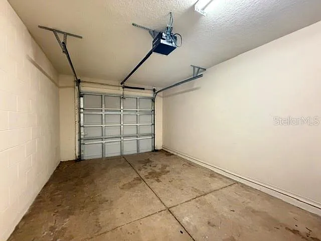 31-33 E Saint Louis Ave — Photo 10