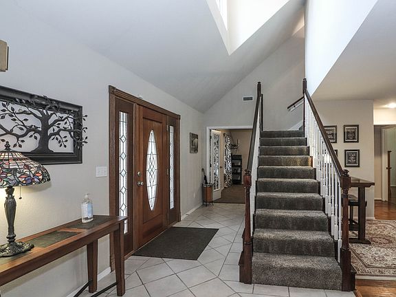 4th image of 13405 Hickory Dr