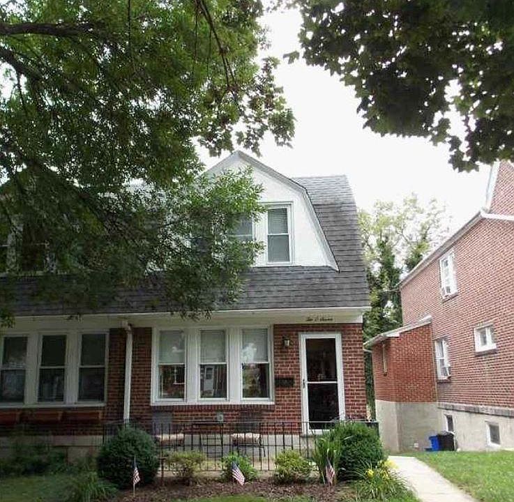 1st image of 207 E 11th Ave
