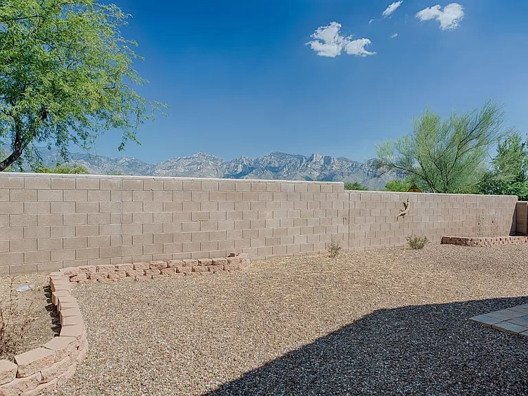 12842 N Westminster Dr — Photo 3