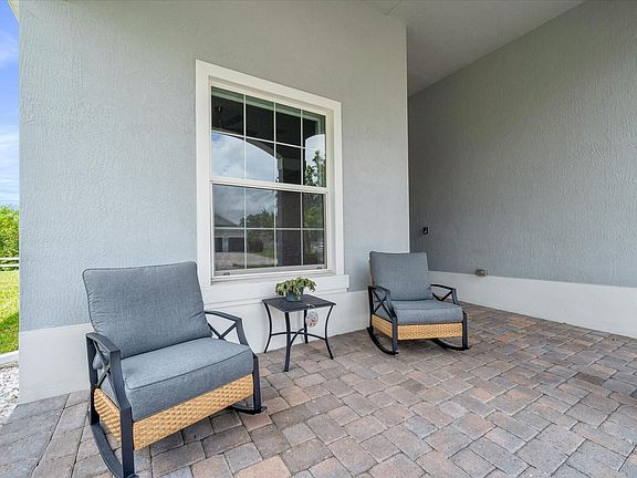 3rd image of 6047 Sequoia Circle
