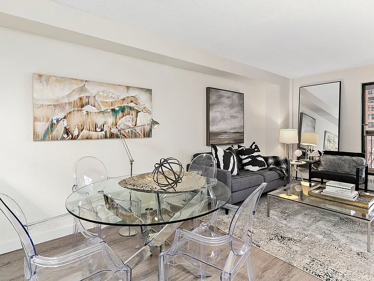 150 Jasper Ave NW — Photo 17