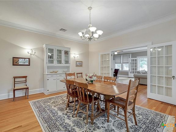4th image of 1808 W Lake Dr
