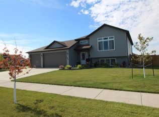 3316 SE Sedona Ct, Minot, ND 58701