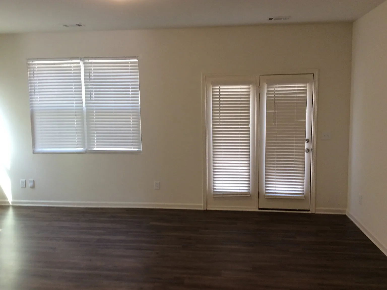 3 bed, 2.5 bath, $1,950 — Photo 4