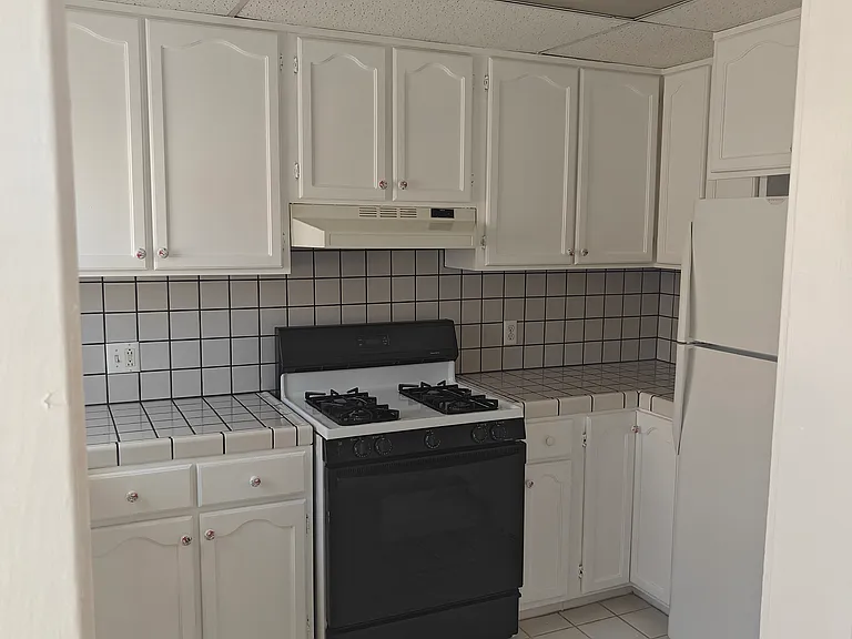 234 Roswell Ave — Photo 6