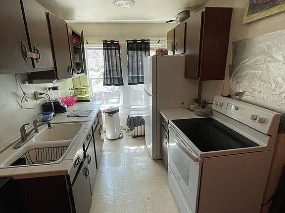 4th image of 512 10th St APT 34